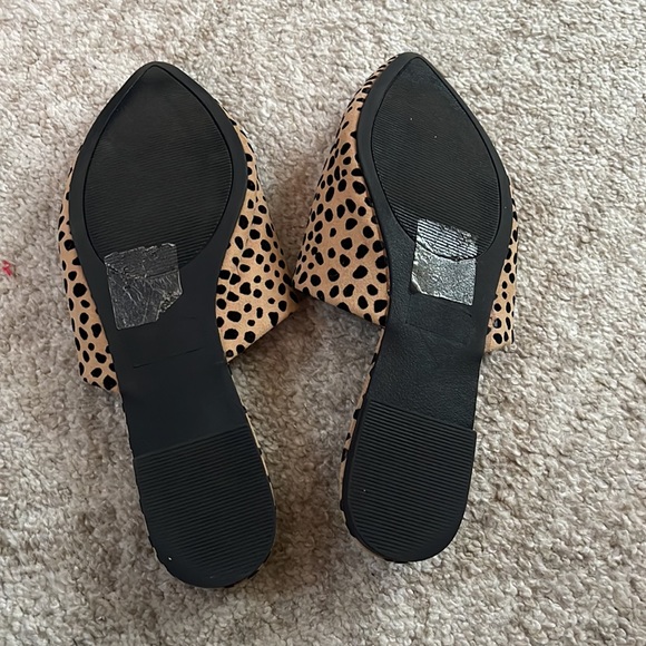 Pink Lily Cheetah Mules - Picture 2 of 3